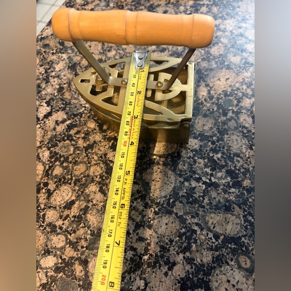 Antique Brass Iron with Wooden Handle - Picture 3 of 8